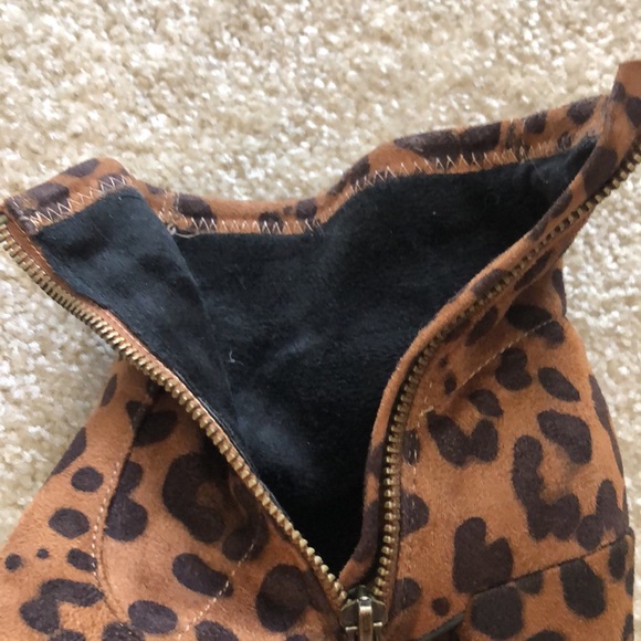 Cheetah print boots - Picture 5 of 6